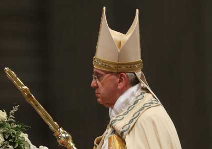 en-pope-francis-mitre