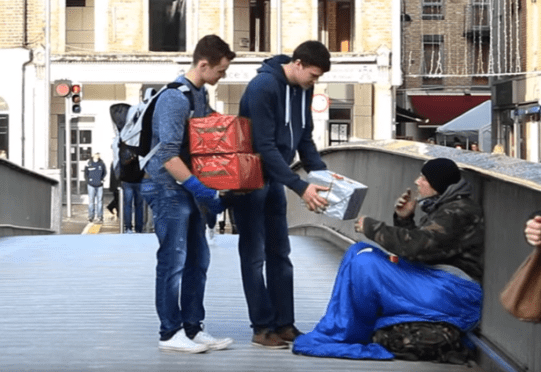 homeless-Christmas-gifts