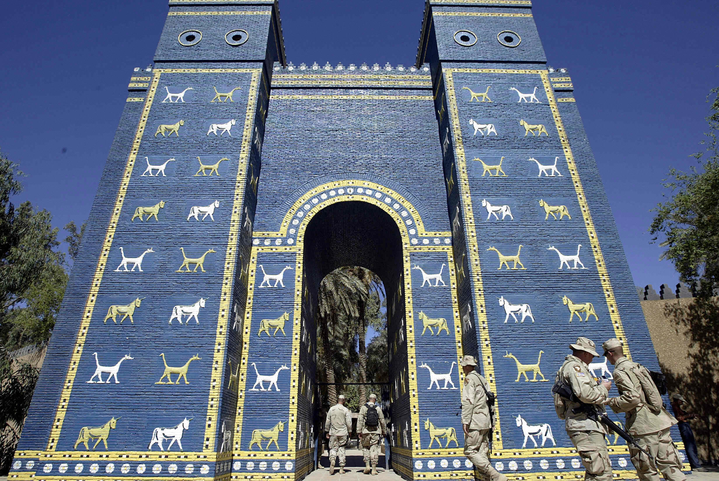 (FILES)-US soldiers enter the ancient ci